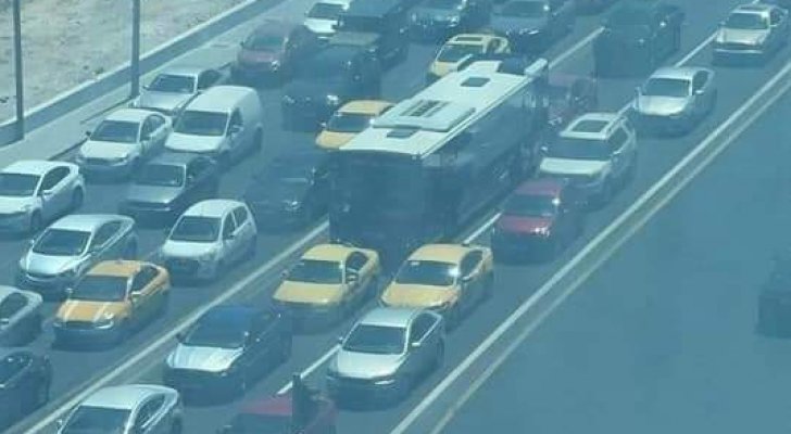 مركبات تدخل على مسار خط الباص السريع