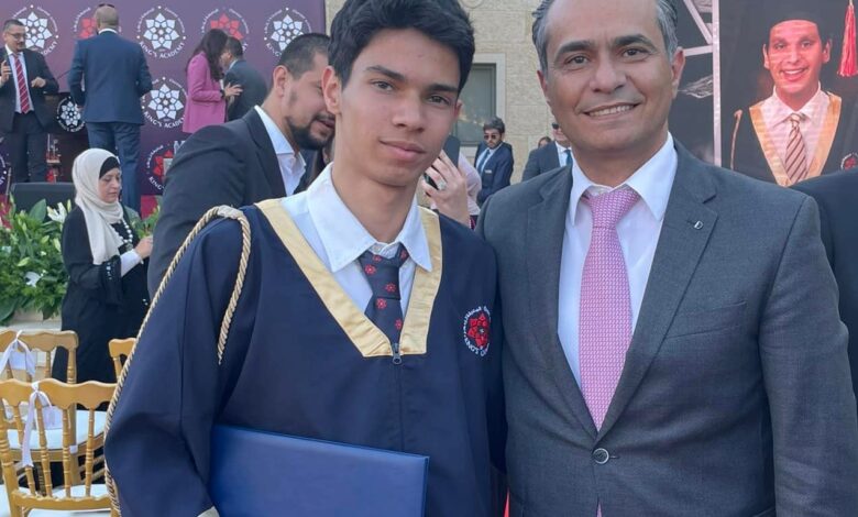 المحامي عبد الحميد القيسي ونجله المتفوق حسن